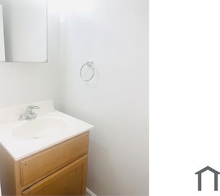 5th image of 2716 Montgomery St #1