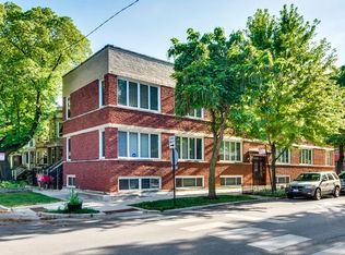 1735 W Grace St, Chicago, IL 60613