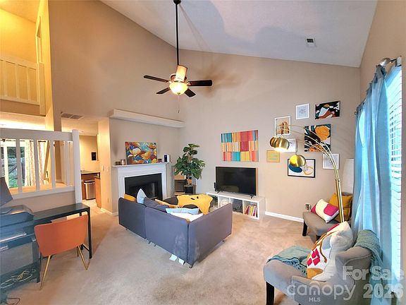 2nd image of 3840 Mosscroft Ln
