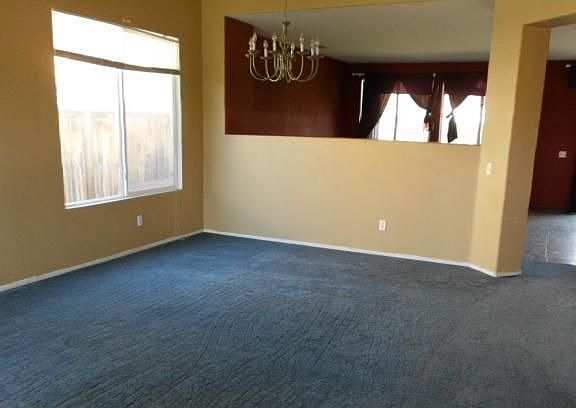 3rd image of 378 Winthrop Dr