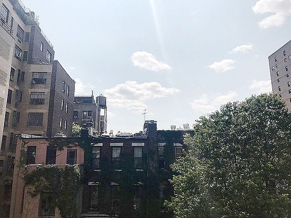 3rd image of 52 W 91st St APT 10