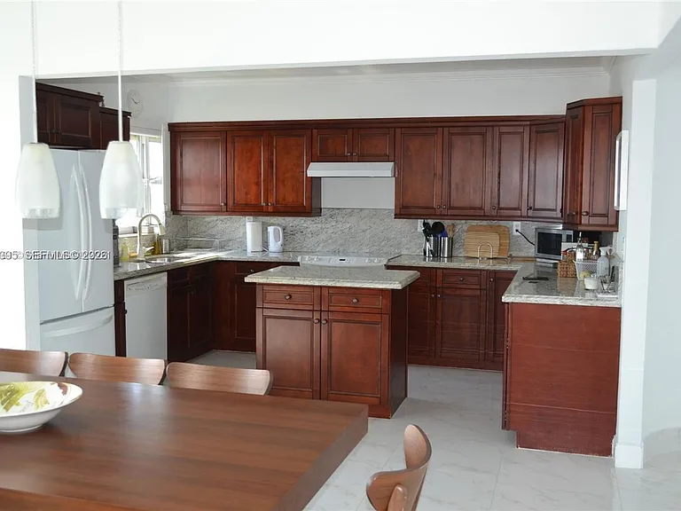 3850 Galt Ocean Dr #111 — Photo 4
