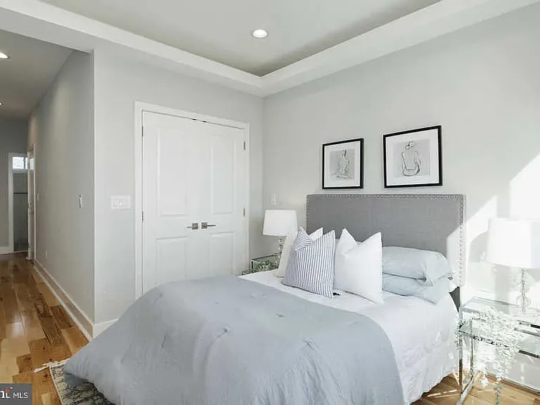 127 W Dauphin St — Photo 17