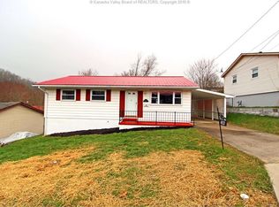 413 Lawson St, Hurricane, WV 25526