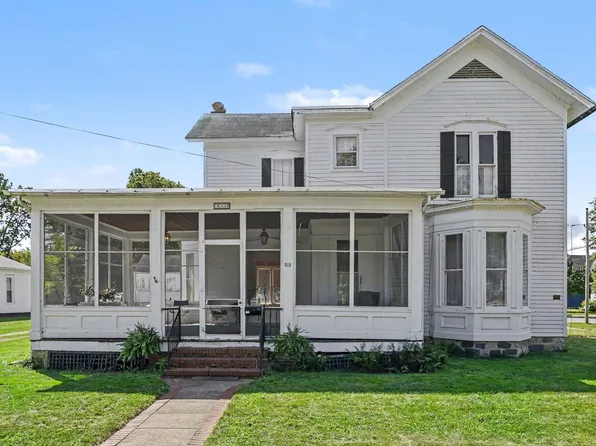 313 W Front St, Buchanan, MI 49107