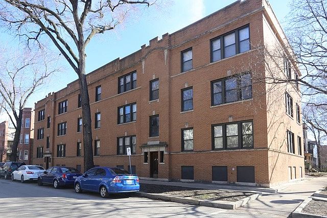 1st image of 3639 N Wolcott Ave #1