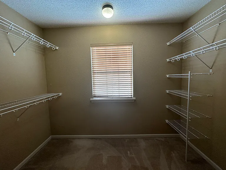 9869 N Lewis Ave — Photo 18