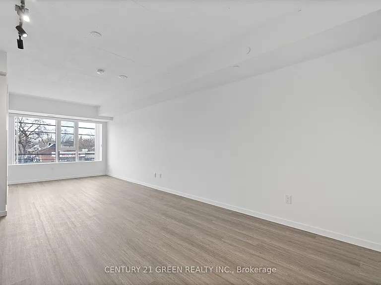 689 The Queensway #216 — Photo 21