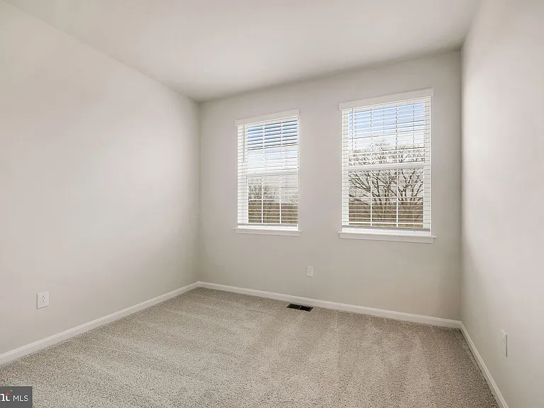 5131 Constitution St — Photo 22