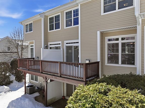 4th image of 5 Lincoln Ln #5