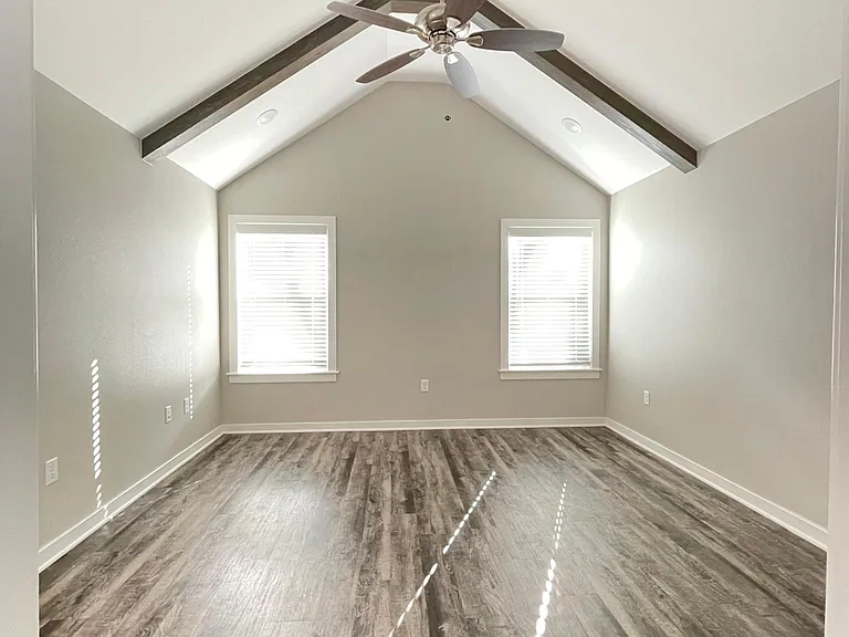 1626 Quincy Ave — Photo 27
