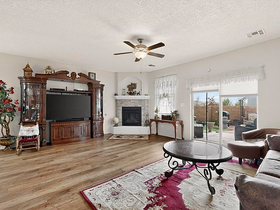 2nd image of 2700 Rio Del Norte