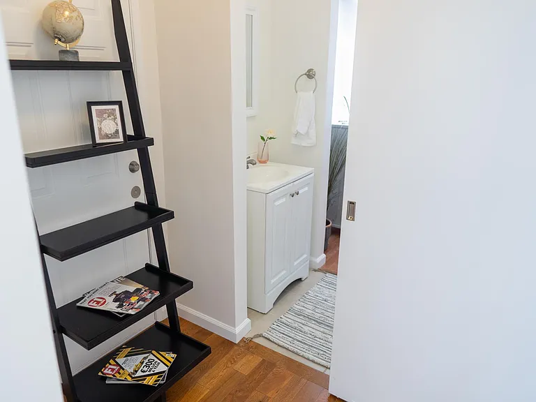 1406 W Roberta Ave — Photo 46