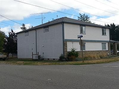 3rd image of 152 Stage St N