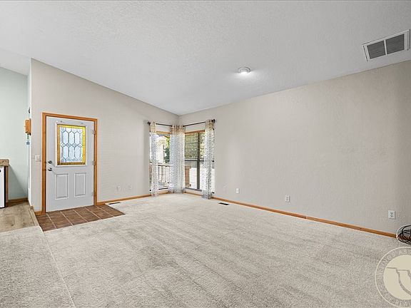 4th image of 2225 Rosebud Dr