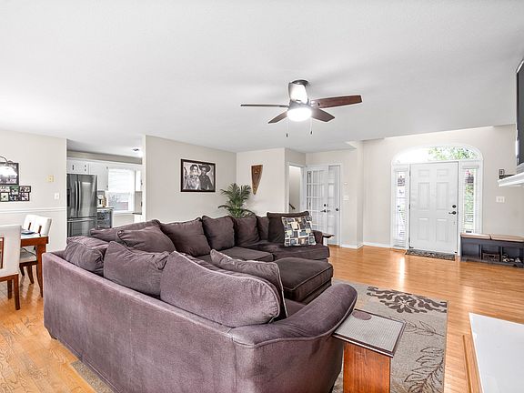5th image of 878 Glenraven Dr
