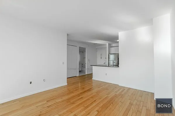 Rented by Bond New York | media 8