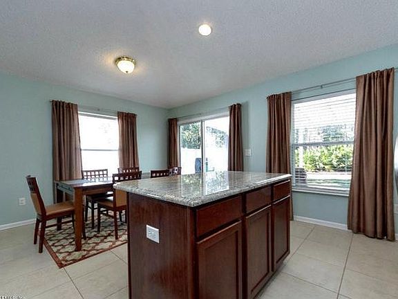 4th image of 913 W Collinswood Dr