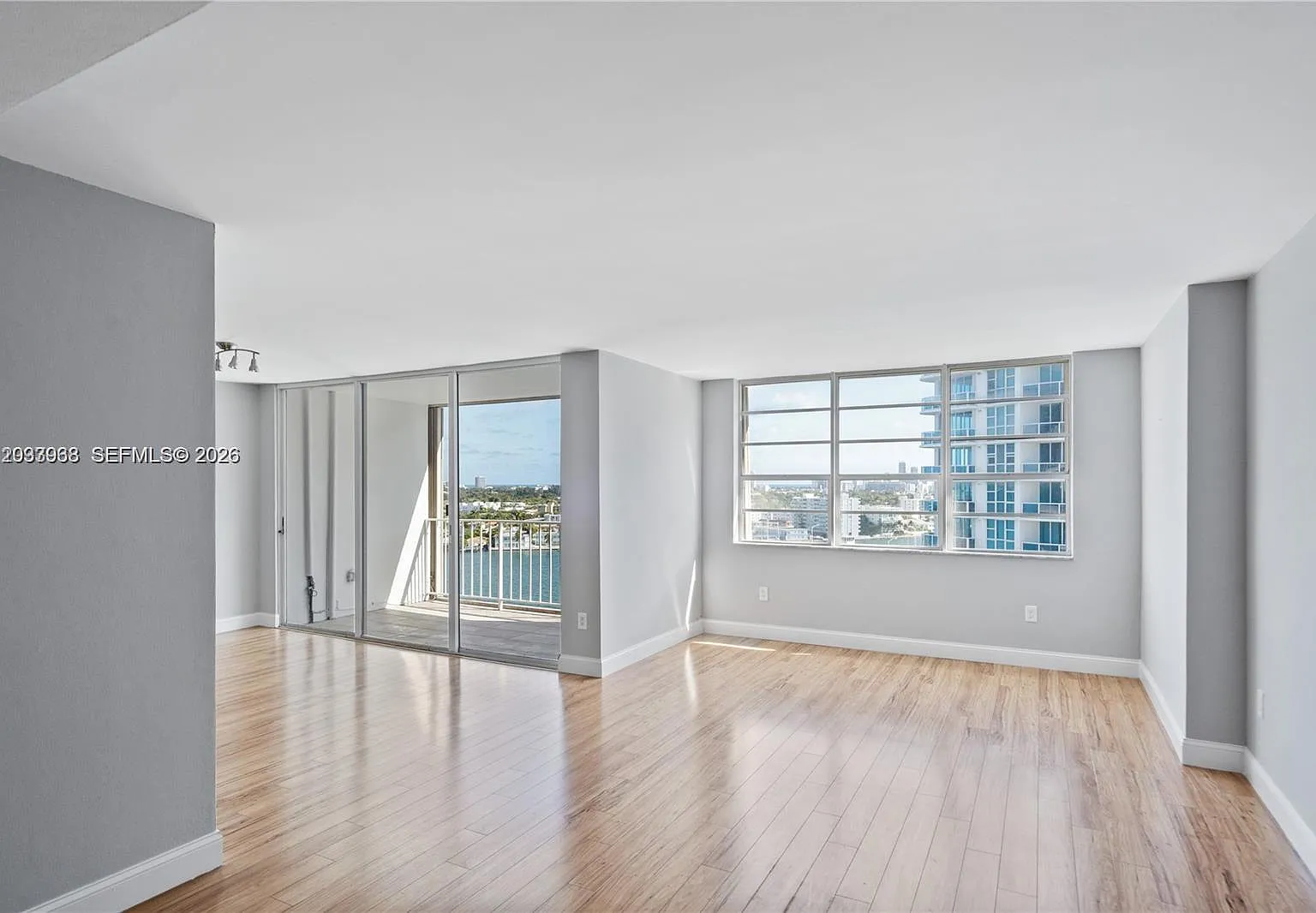 Kennedy House Condo — Photo 2