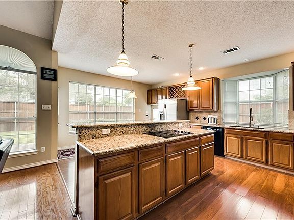 4th image of 1901 Kiestwood Cir