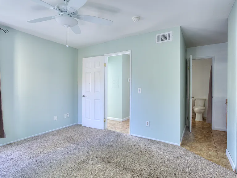 1116 W Blaine St #203 — Photo 17