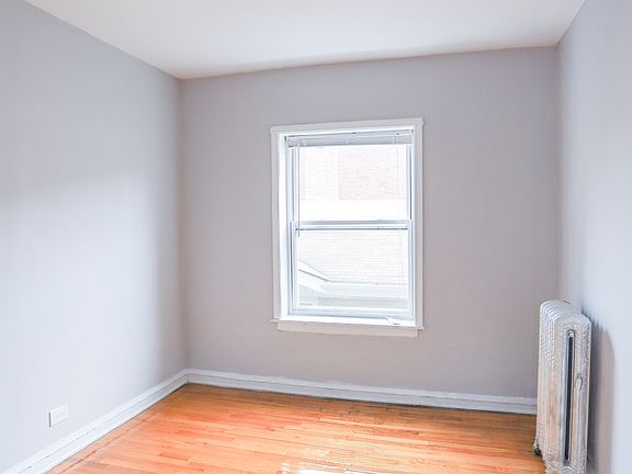 3rd image of 6950 N Ashland Blvd #303