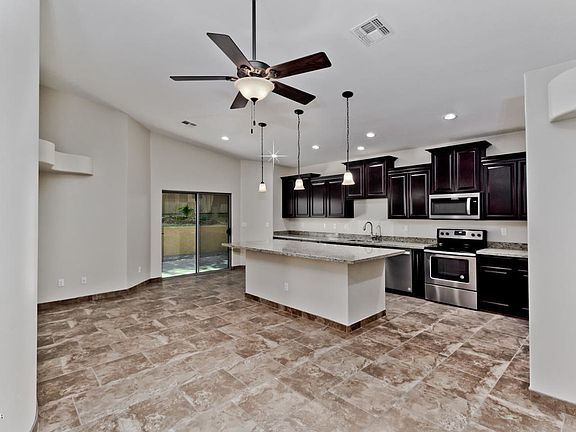 3rd image of 3560 Chesapeake Blvd