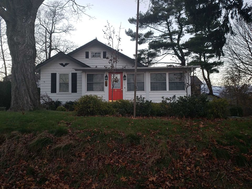 1st image of 46 West Dr