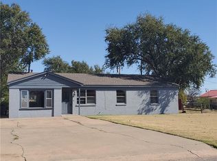 1108 N Thomas St, Altus, OK 73521