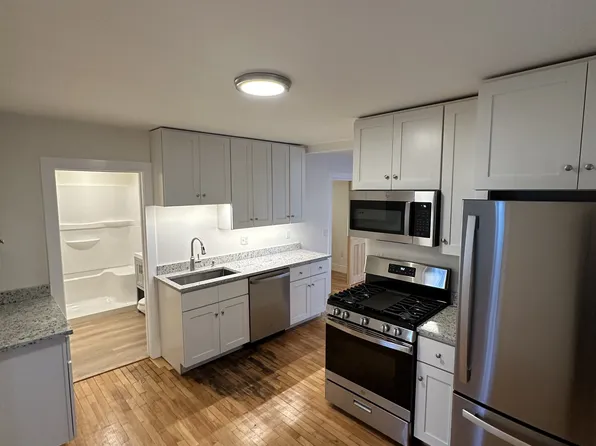 525 Washington Ave APT 1, Portland, ME 04103