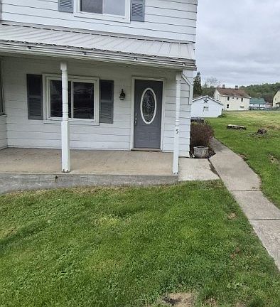 2nd image of 5 1st St