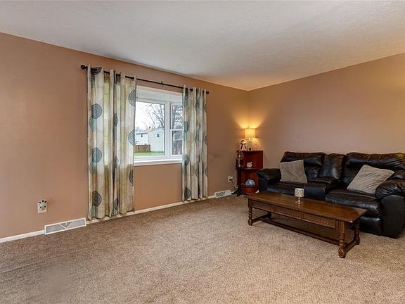 2nd image of 7353 Goldenrod Dr