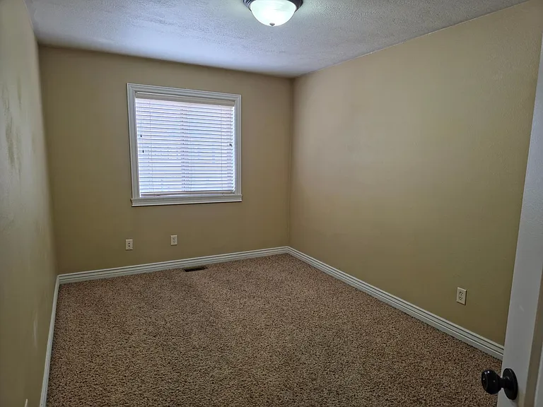 565 Pioneer Rd #36 — Photo 4
