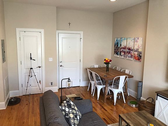 3rd image of 4666 N Broadway St #205