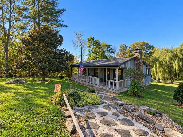 4455 Trail Hollow Rd, Cosby, TN 37722