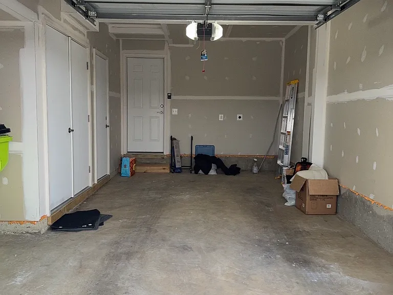 3511 Carnaby St — Photo 40