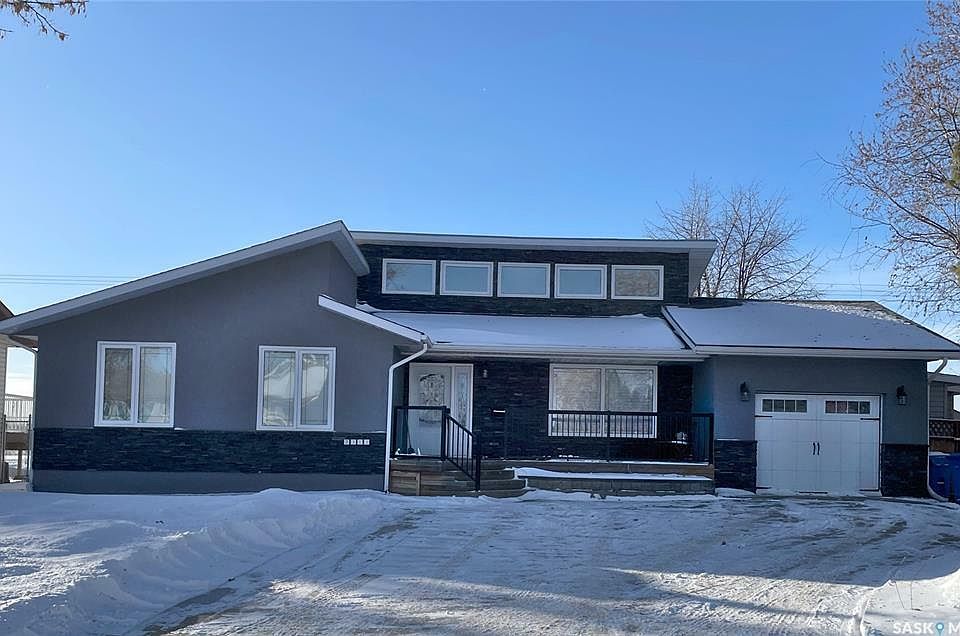 1st image of 3343 Dent Cres