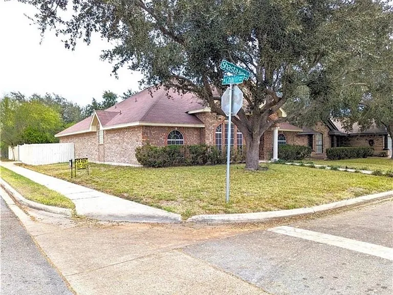 401 E Shasta Ave — Photo 3