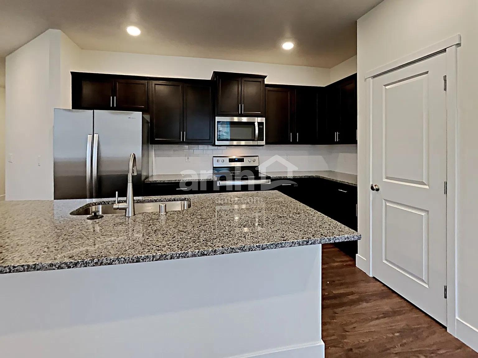 3 bed, 2.5 bath, 1697 sqft, $2,845 — Photo 4