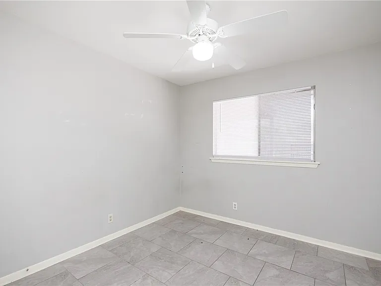 207 Blanco Dr — Photo 34
