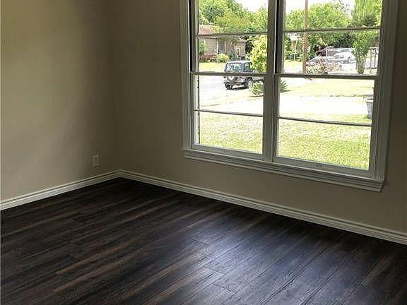 2nd image of 811 Carrie Ave