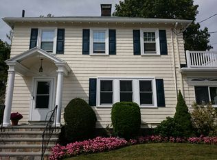 15 Barclay Rd, West Roxbury, MA 02132