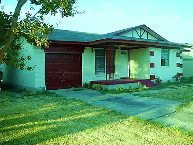 1st image of 913 E Celeste Dr