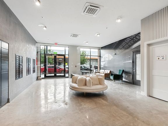 5th image of 308 W Chelten Ave #502