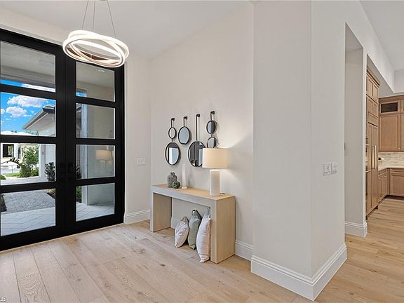 3rd image of 2056 Cambridge Park DR