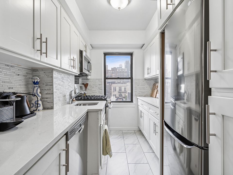 1st image of 241 6th Ave #7D