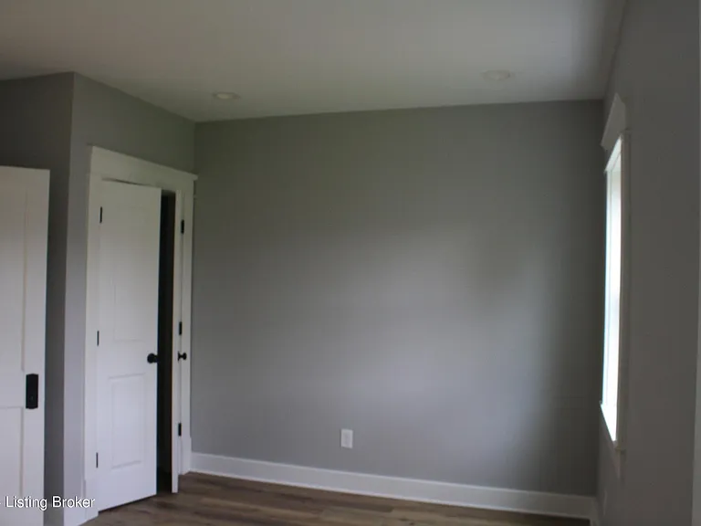 1101 E Saint Catherine St — Photo 9