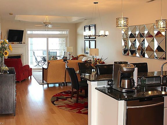4th image of 2940 Whispering Shores Dr