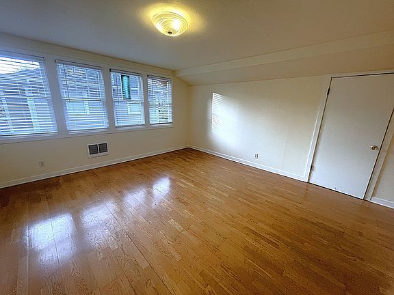 2nd image of 2406-2408 NE 12th Ave