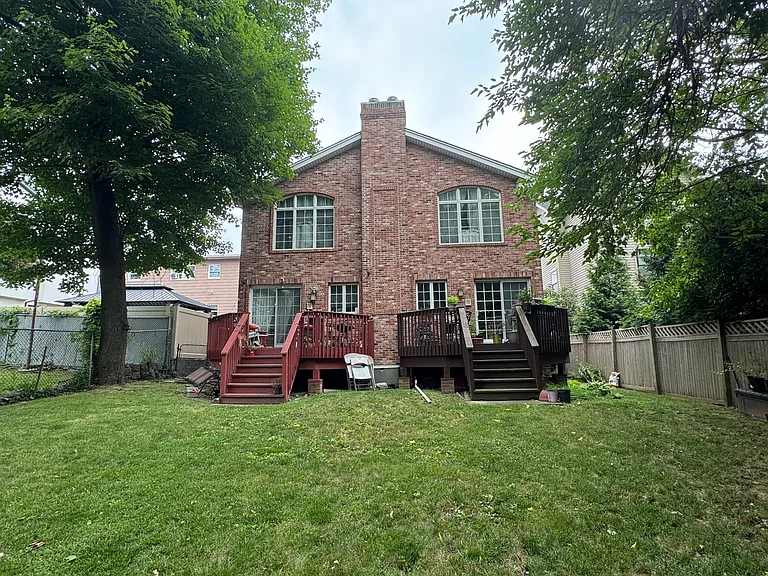 2133 Linwood Ave — Photo 15